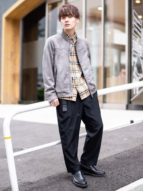 双立领营造硬朗帅气感那么,170cm男生怎么穿衣服才不至于"显矮"呢?