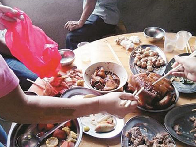 有没有人吃过农村的婚宴剩菜打包回家第二天吃这样好不好