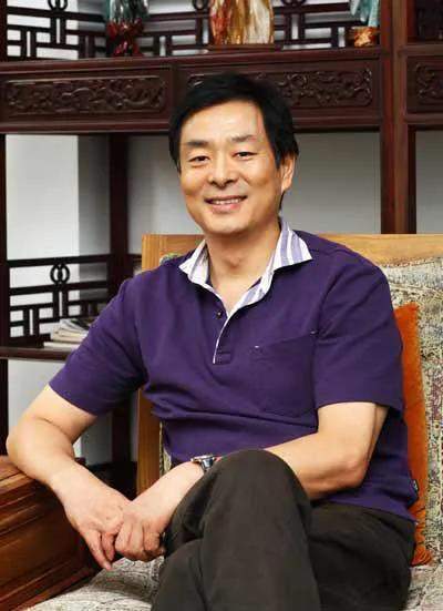 退居二线多年后现身,67岁濮存昕老态严重,"大众情人"风华已去_腾讯