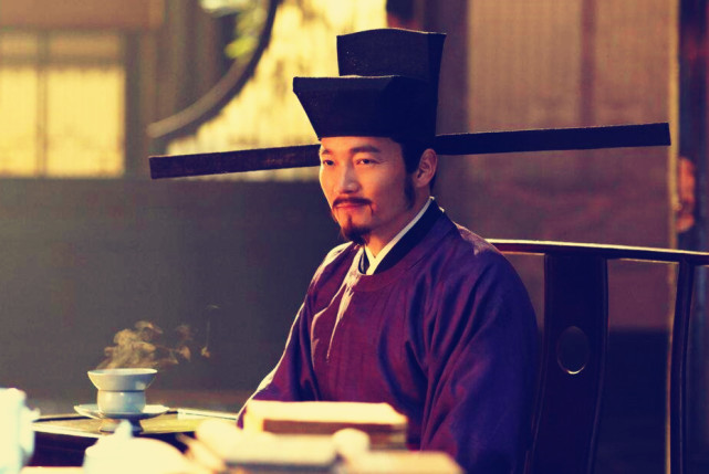 晏殊闭门读书不出去游玩皇帝重用他说我只是没钱而已