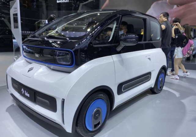 女性专属电动车宝骏e300小biu外观小巧可爱658万起售