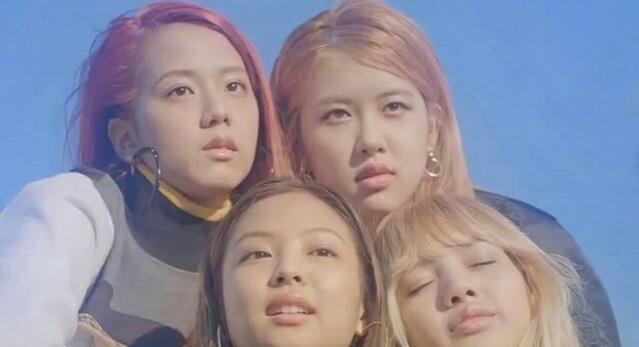 blackpink出道前旧照曝光妆容淡造型土气lisa颜值突出