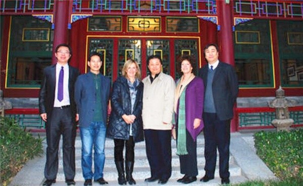 同时,佩姬61杜拉尼也表示了:家族的财产应该放到对社会产生更大影响