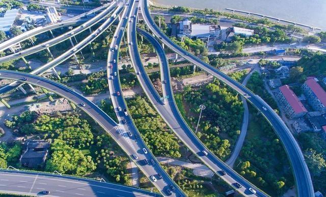 中国最容易迷路的城市岔路多到导航都懵圈地铁站藏在地下94米