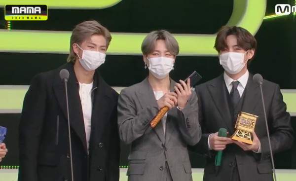 柯登颁奖给儿子bts夺年度专辑大赏台上连线suga 柯登 詹姆士柯登 Suga Mnet 防弹少年团