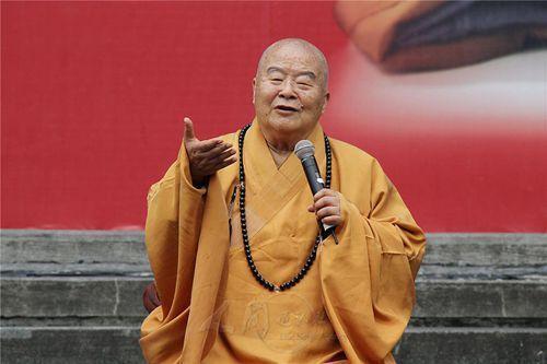 古时候的和尚为什么喜欢自称"老衲"?这个"衲",有两层意思