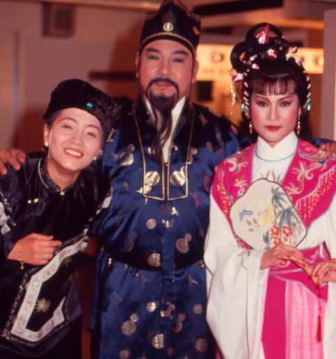 放在香港电视剧史上也是响当当的:《浴血太平山》《追族》《十兄弟》