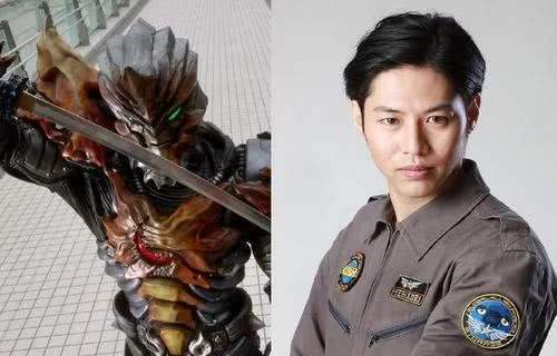 泽塔奥特曼脚踏金古桥手执贝贝剑驾驶赛文加砍爆巴罗萨