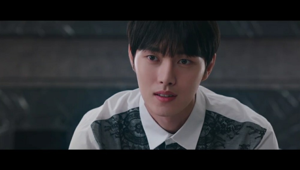 巨蟒少年的早有预谋还不止一此,他现在的模样是三途川的主人夺衣婆的