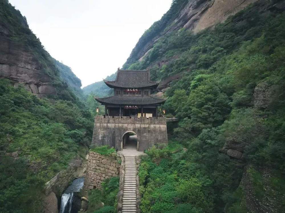 匠心不改以德服人雄伟壮丽广元剑门关