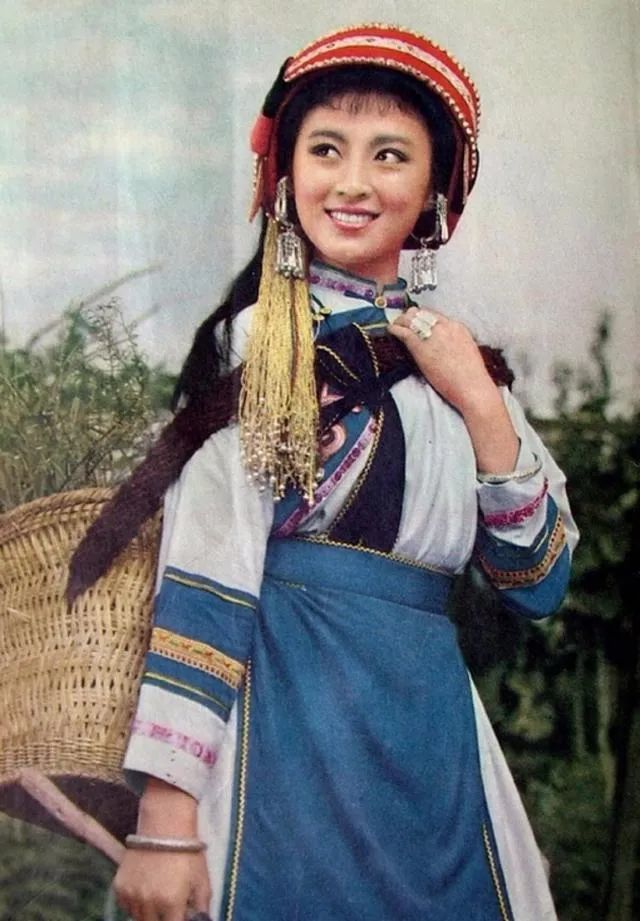 阿诗玛扮演者杨丽坤被誉为美神的她竟被迫害成精神病