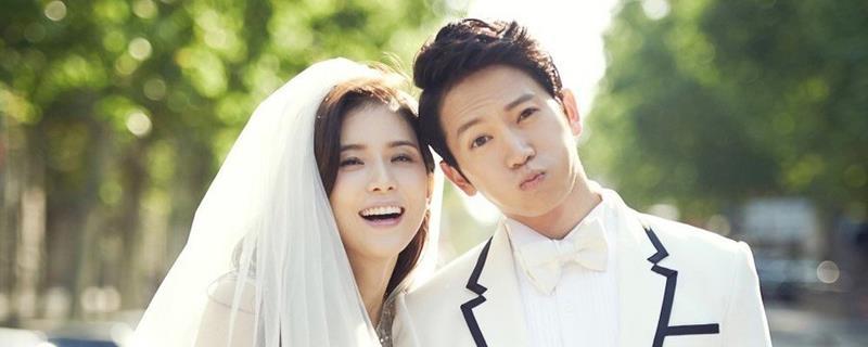 这名神秘的女明星从之后池城的访谈里可以看出,正是他的妻子李宝英.