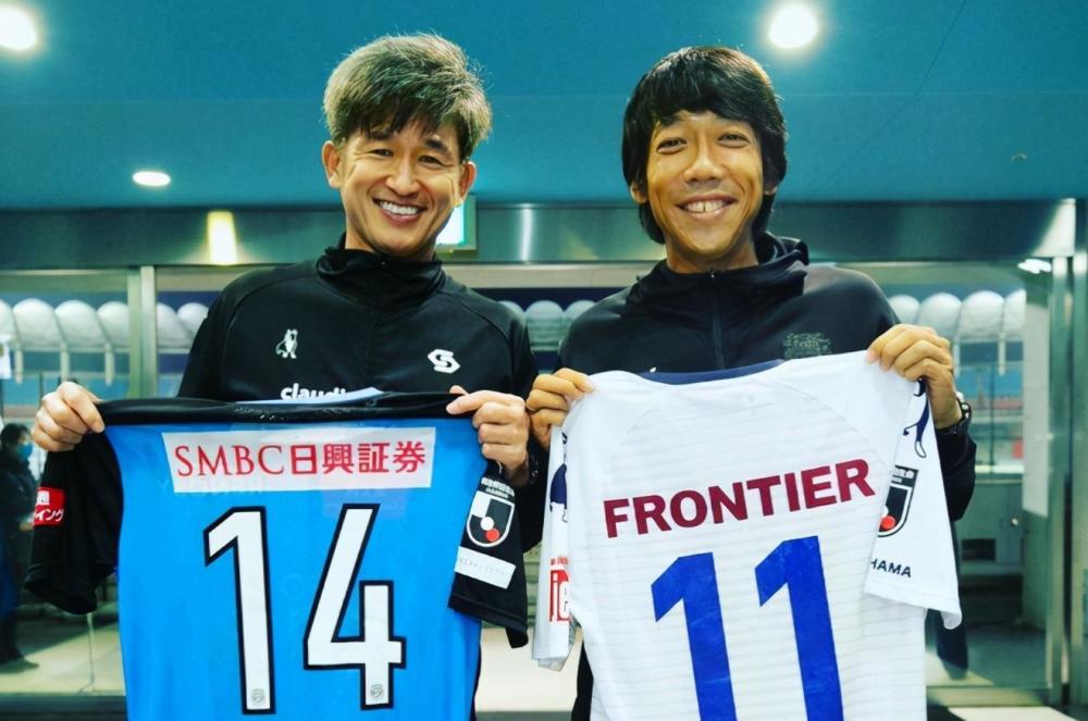 亚洲又1传奇球星退役 37岁夺得生涯第一冠 17年坚守一座城 腾讯新闻