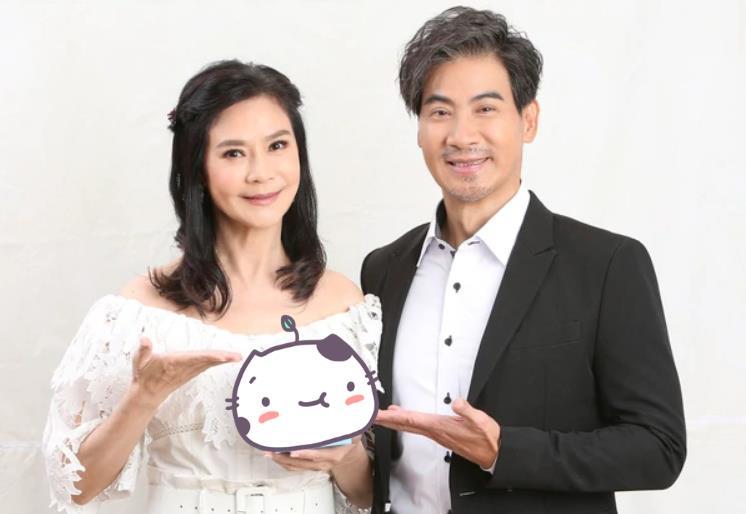 俞小凡夫妇罕秀恩爱,57岁翁家明满嘴胡渣略憔悴,曾2度背叛妻子