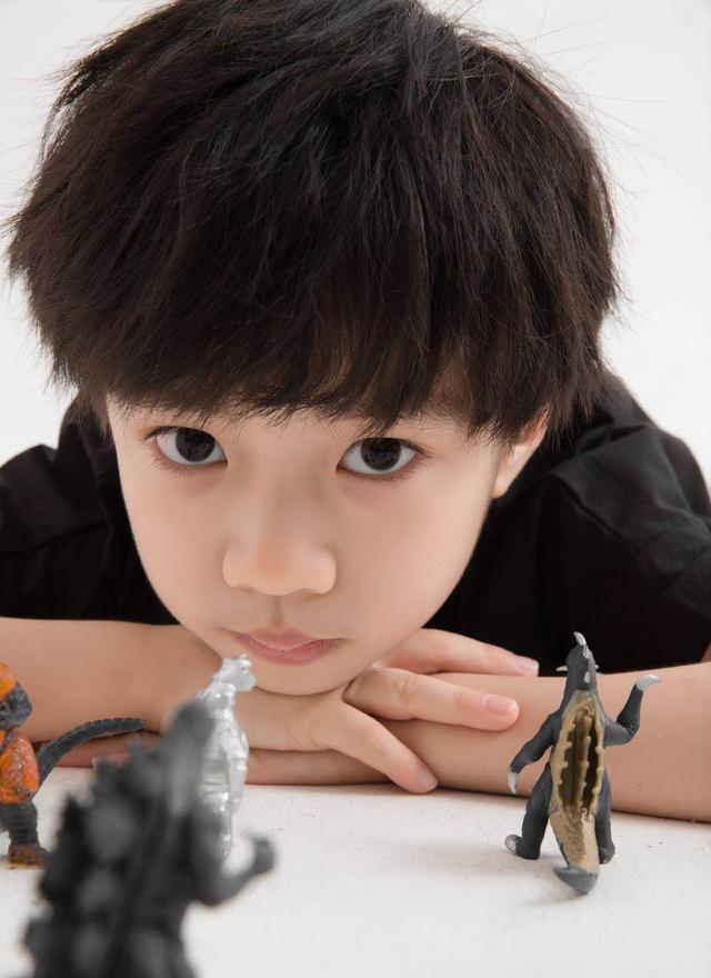 芒果新综《小巨人运动会》开播,多少人看了这群小孩后自愧不如