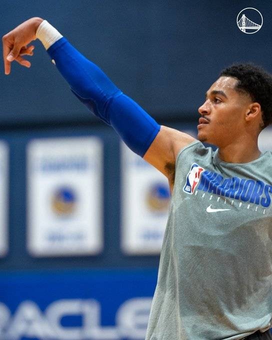 乔丹-普尔剪去长发 留下利落圆头