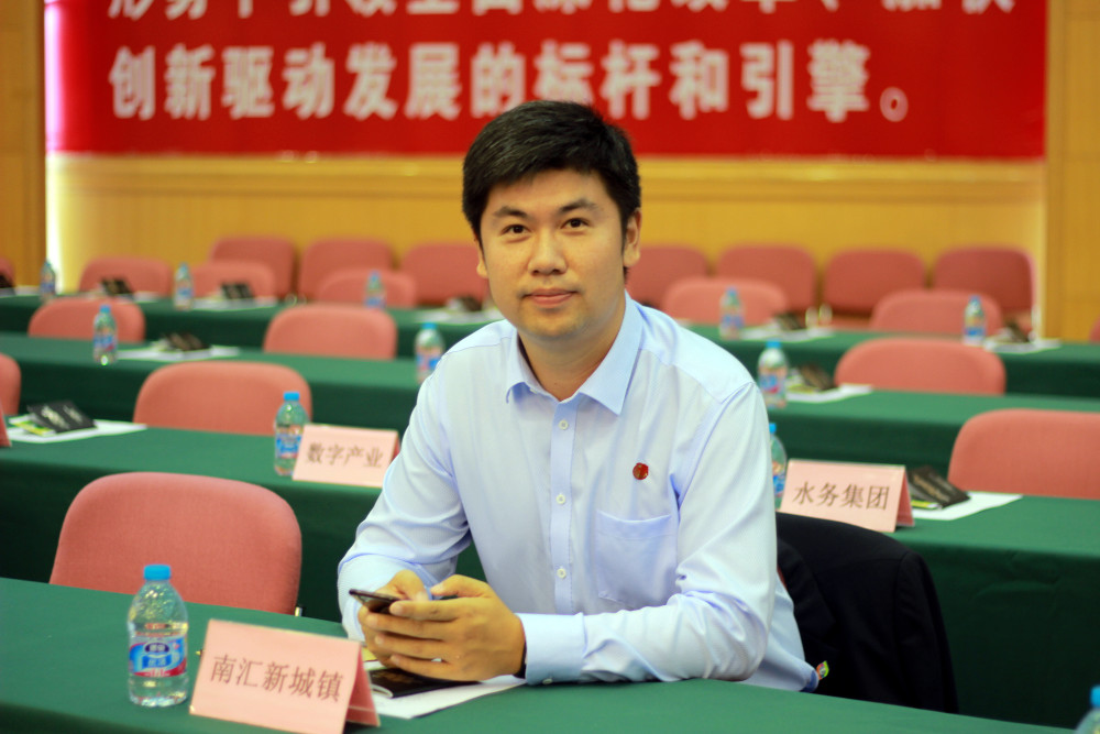 全上海唯一这位36岁副处级干部得到中组部中宣部点赞