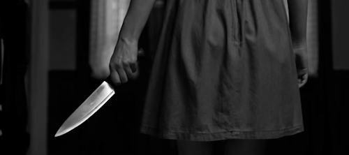 直到有人用它来削水果皮或在背后捅人,它才会有道德价值.