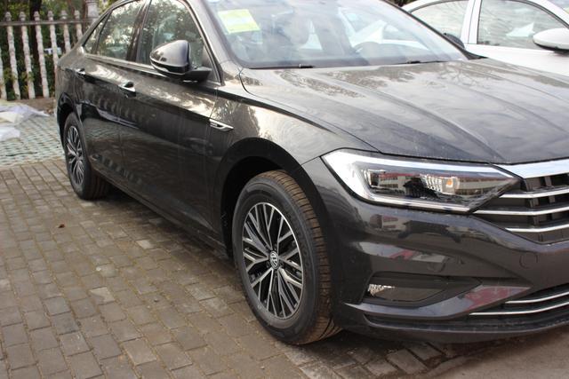 2021款大众速腾到店实拍,新增了8英寸仪表,配1.2t/1.4t动力_腾讯新闻