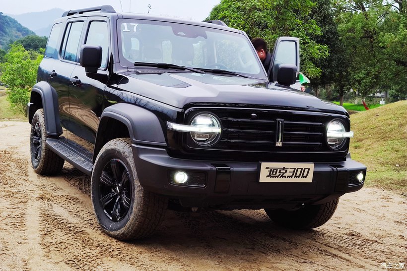 年轻人的第一台硬派越野车wey坦克300预售1758万起即将上市