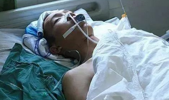 33岁男子血管堵塞住进icu年轻人的2个惯很致命