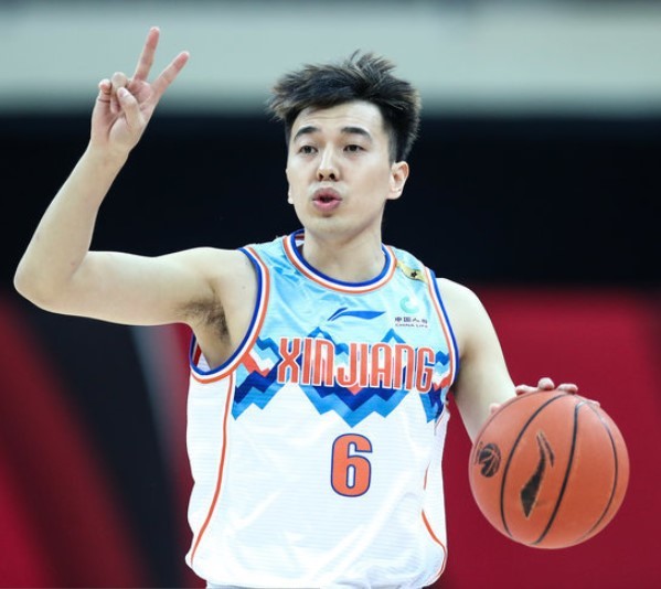 林书豪晒训练视频,曾令旭助攻创新高,斯科拉不服老|曾令旭|新疆男篮