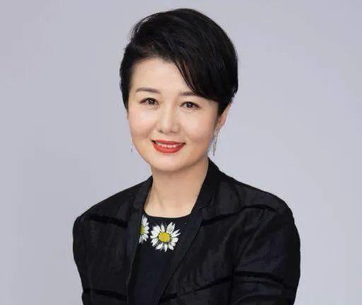 而我们今天的主角就是郑卫莉,她带着儿子嫁给三婚杜志国为妻,将继子视