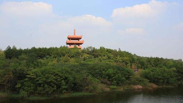 特別是新沂的經濟發展也不是很好,旅遊景點也沒有大力宣傳,但是新沂市