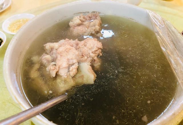 10道广东名菜发菜猪骨汤营养价值高排毒又养生