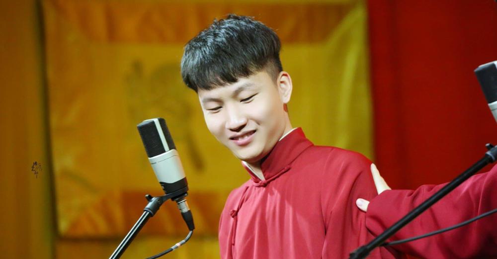 德云社辈分最小的二哥能把秦霄贤全场逼疯的男人