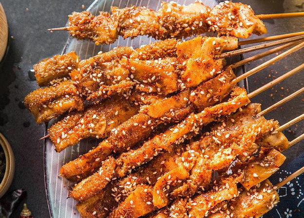 精选烤羊肉串,双色鸽串,香酥狗肉串,串炸里脊,炸狗肉串等做法