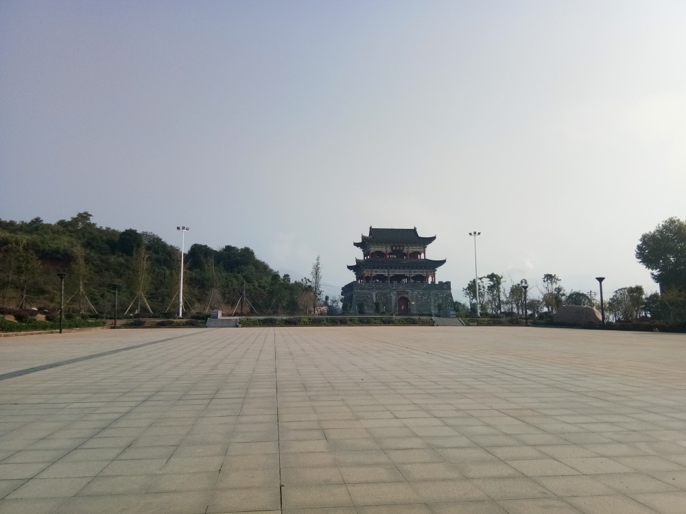 進果園採摘嚐鮮,達風情園賞花悅目,遊覽半壁山古戰場遺址公園……清一