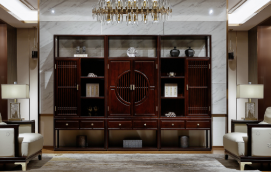 带着这份对原木精神的忠诚信仰,九典红木在家具设计时将中国人耳熟能