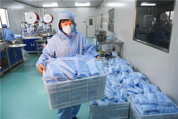 一次性医用口罩买回来之后马上放一张纸巾一试便知真假
