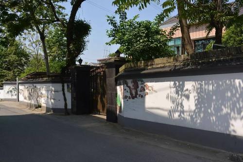 农村俗语围墙开窗家财败光啥意思呢老话在理吗