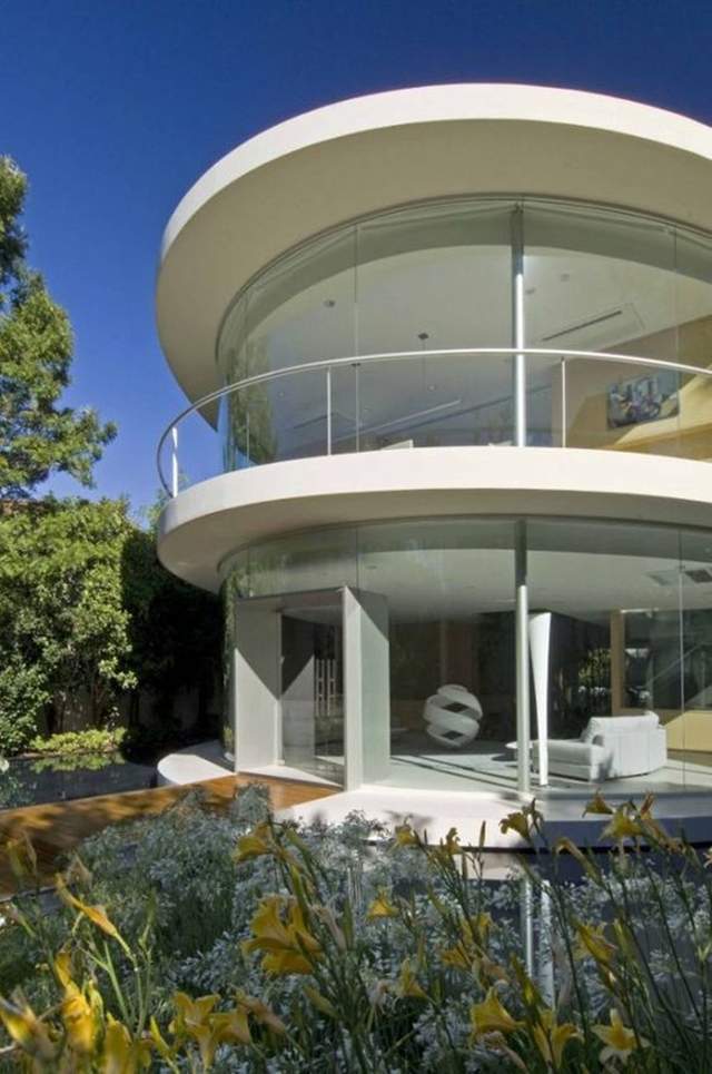 等我有钱,我也买套圆形别墅住,360度玻璃房无死角,神仙日子_腾讯新闻