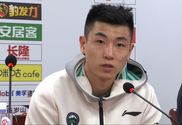 之前与苏州肯帝亚的比赛高诗岩拿到了个人职业生涯首次三双,他感谢了