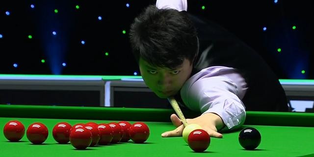 鲁宁神准打进蓝球,中袋拿下粉球,追回一局2-3特鲁姆普