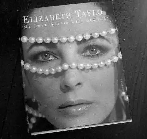 第一珠宝美人——伊丽莎白 泰勒，陪伴她一生的不是伴侣，而是珠宝？