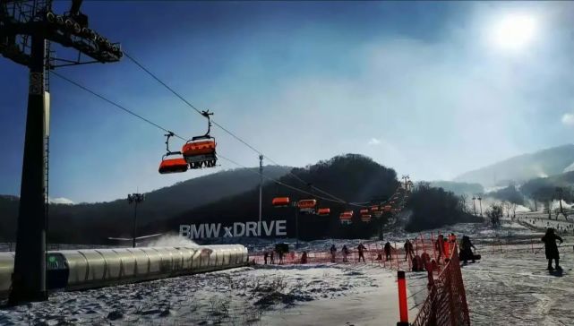 冰雪中最亮的"星"|万科松花湖度假区|温泉游|长白山|滑雪场