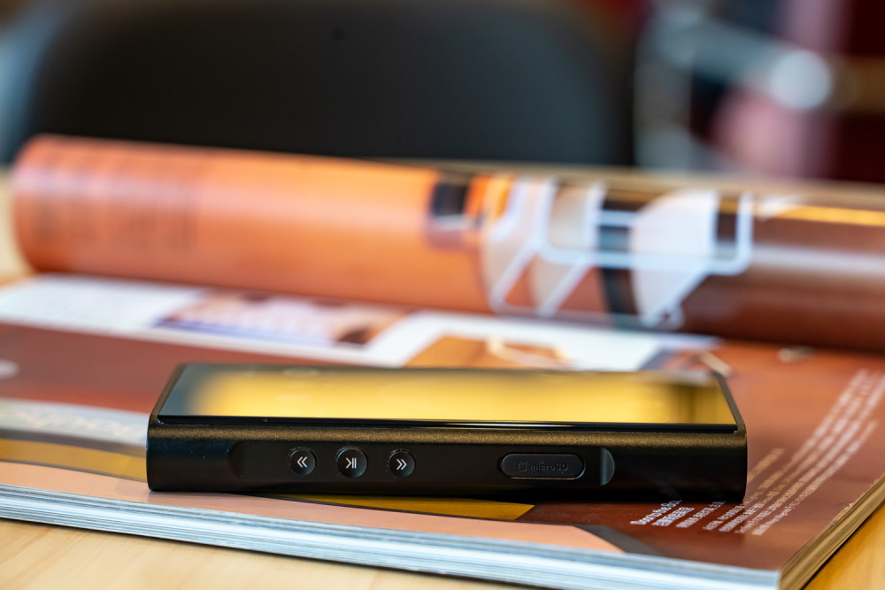 索尼nwzx505与山灵m6谁更适合你中端旗舰的对决