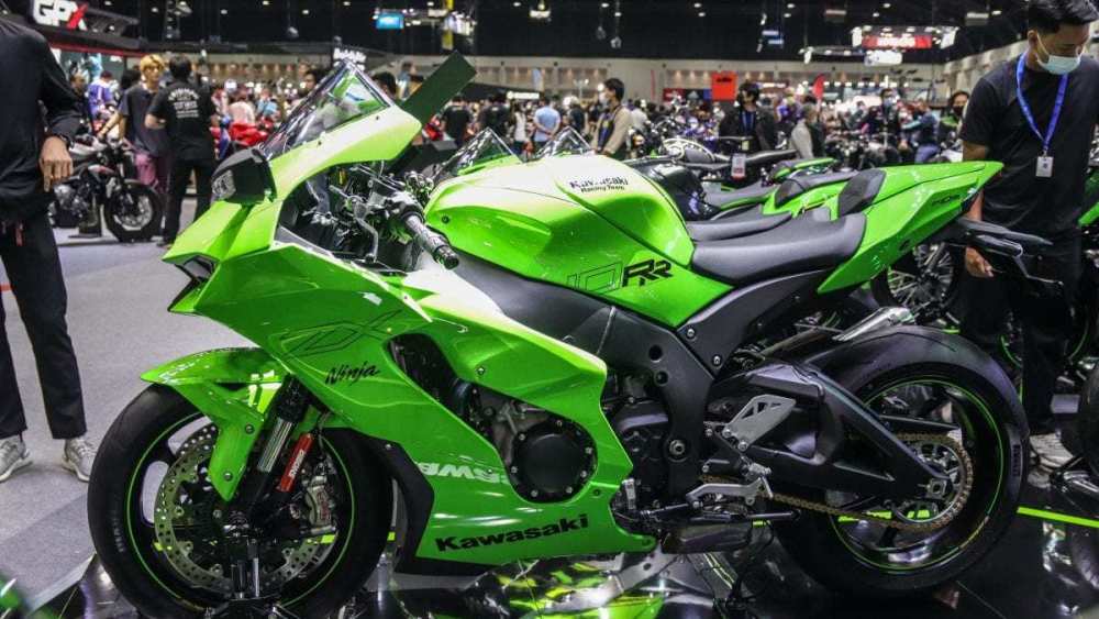 川崎zx10rr实车亮相泰国摩托车展