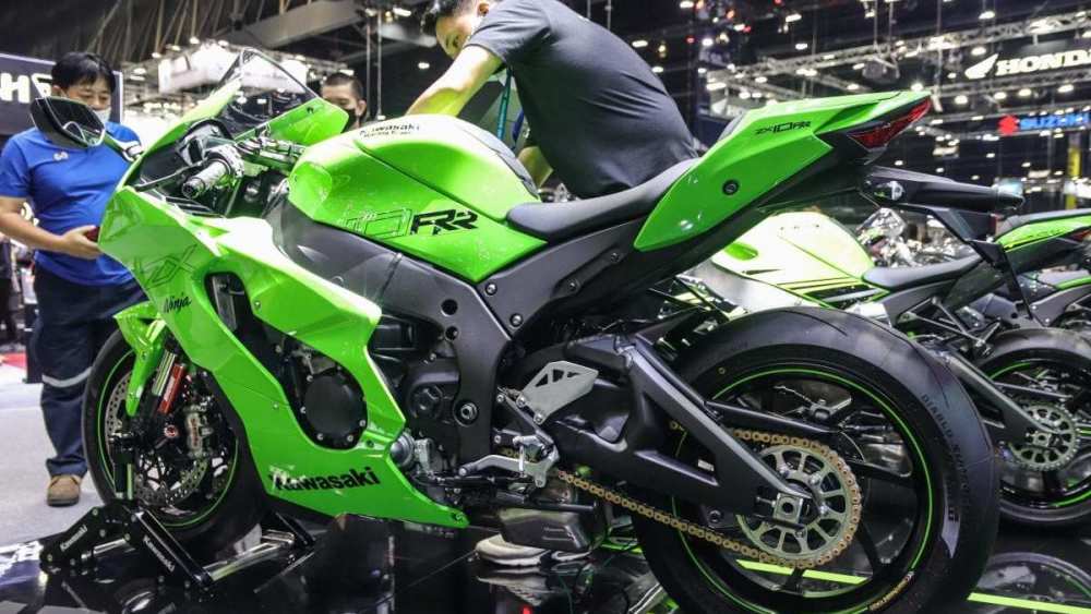 川崎zx10rr实车亮相泰国摩托车展