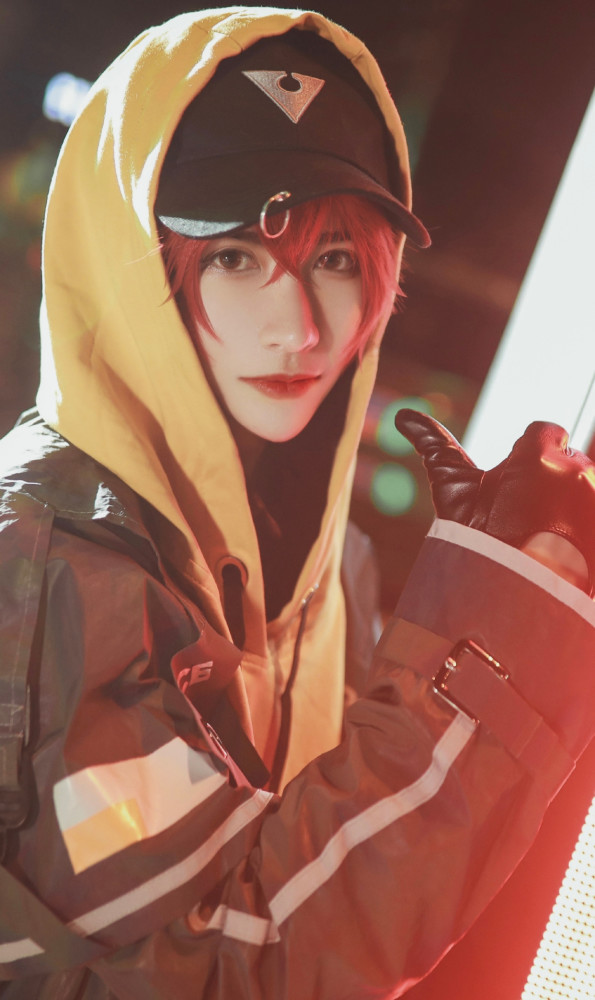 王者荣耀小姐姐coss刘备时之恋人这个反串真的比男的还酷了