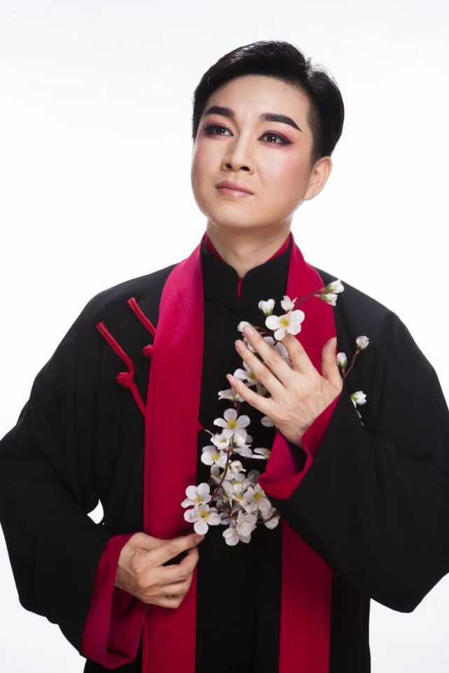 《梁祝》中,在权势与门第前,封建家长祝公远攀附簪缨世家硬是活生生