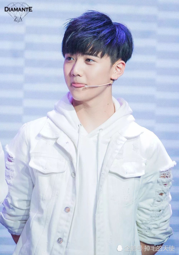 小盒鱼是焉栩嘉母亲钦点女友两人从小一起上学网友青梅竹马的嫂子