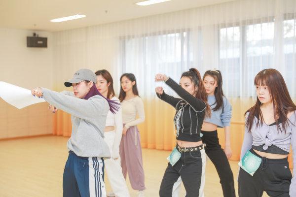 水晶晶女孩明晚第一次公演录制!