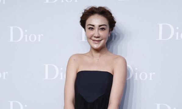 他和马云称兄道弟赚走了200多亿还娶小自己20岁的女明星