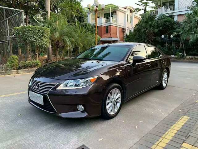 15年雷克萨斯es300h售价16万将豪华舒适优雅集于一身