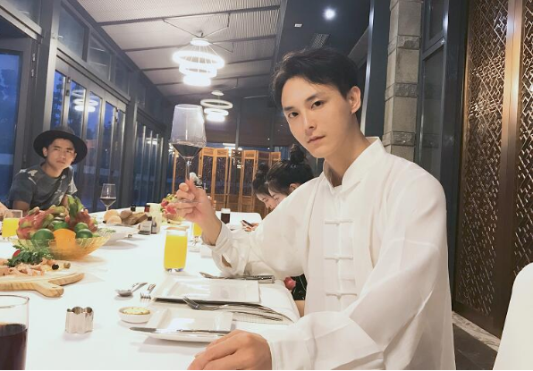 前斗鱼狗哥入驻虎牙签约血色10号首秀有户外吴彦祖之称